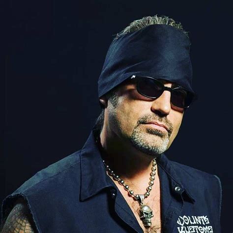 Danny koker - Danny Koker is an American reality star, musician, producer, and celebrity mechanic, who gained fame for his show ‘Counting Cars’. Check out this biography to know about his birthday, childhood, family life, achievements and fun facts about him.
